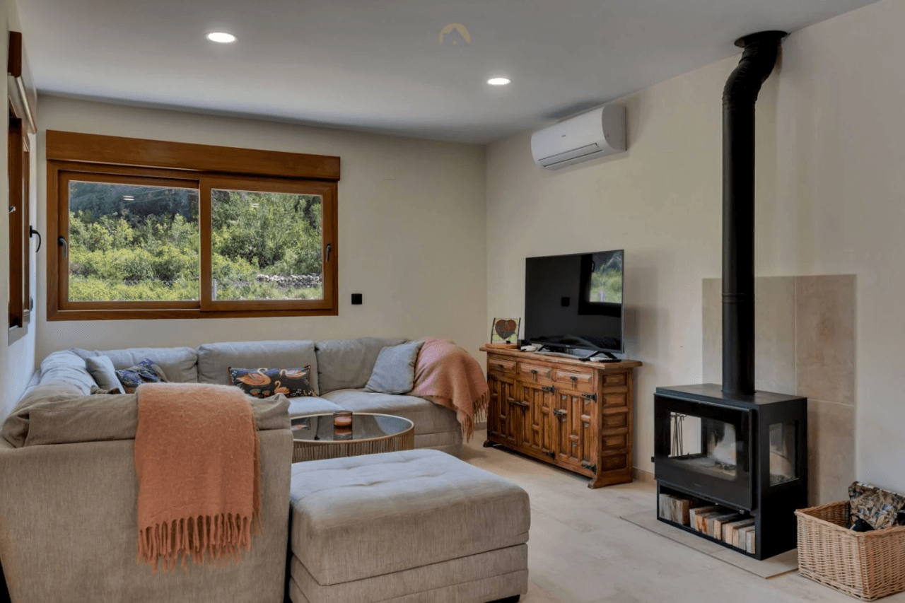 MEDITERRANE VILLA IN EXKLUSIVER LAGE VON JÁVEA – KOMPLETT RENOVIERT 2025