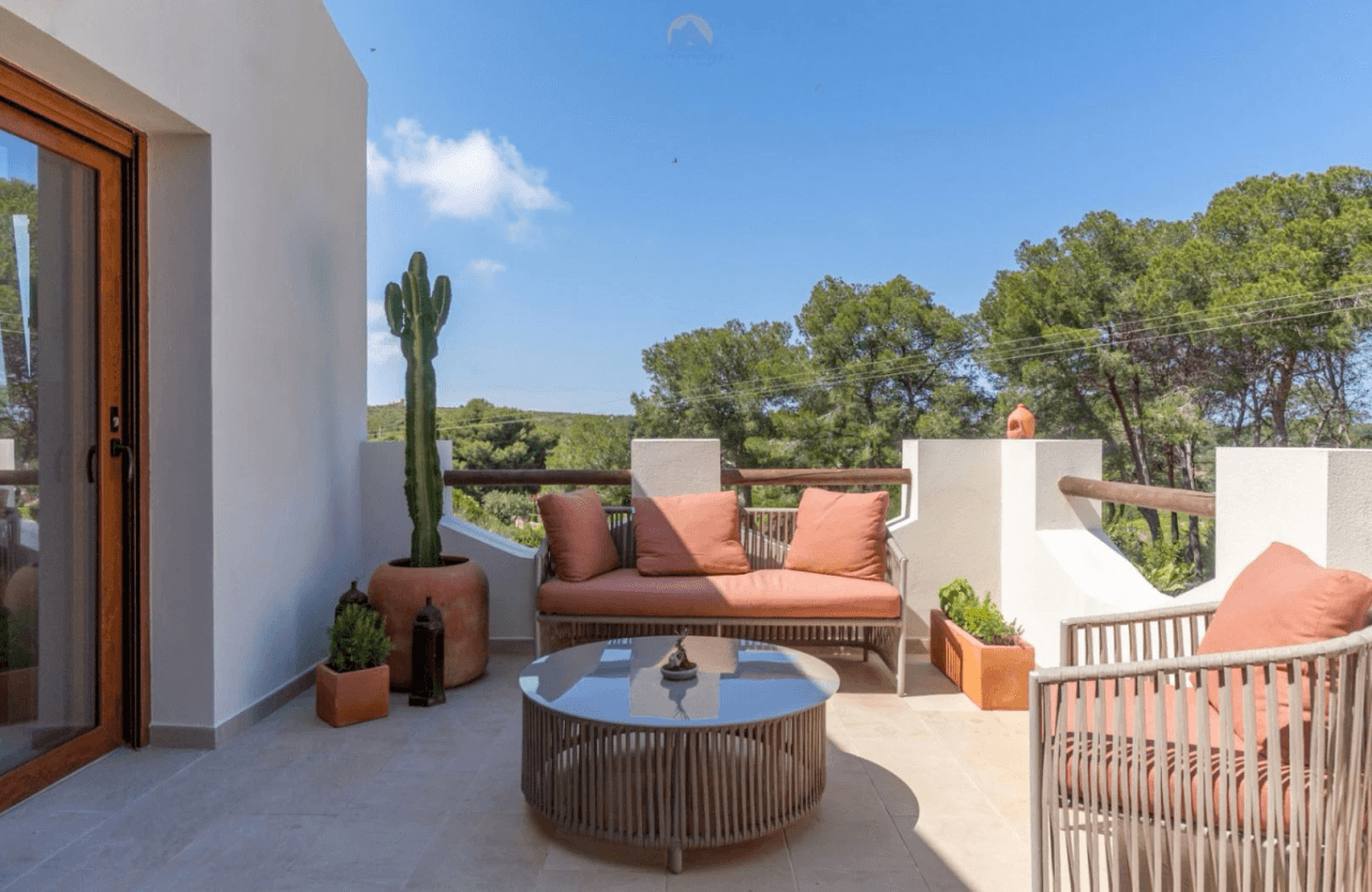 MEDITERRANE VILLA IN EXKLUSIVER LAGE VON JÁVEA – KOMPLETT RENOVIERT 2025