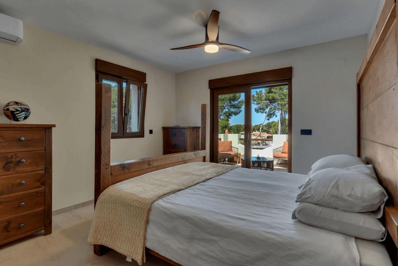 MEDITERRANE VILLA IN EXKLUSIVER LAGE VON JÁVEA – KOMPLETT RENOVIERT 2025