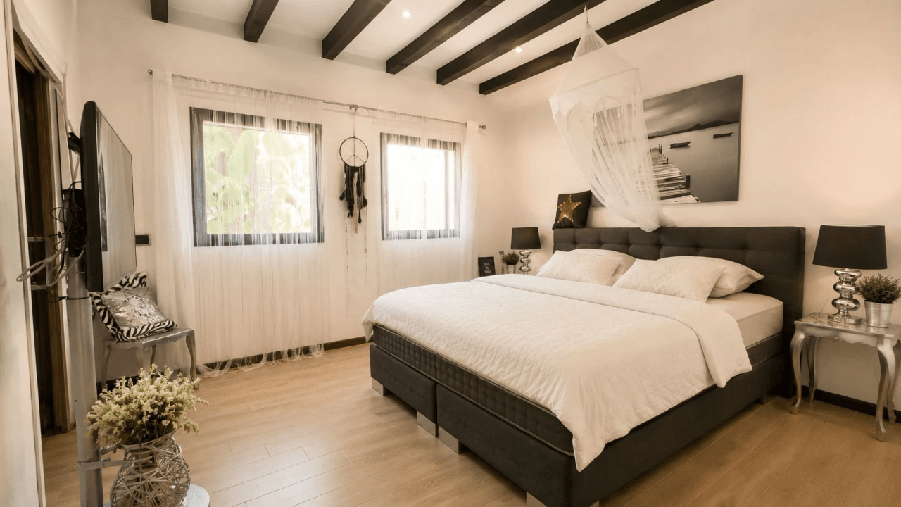 Moderne Villa im Ibiza-Stil mit unverbaubarem Meerblick – Ein Zuhause für höchste Ansprüche