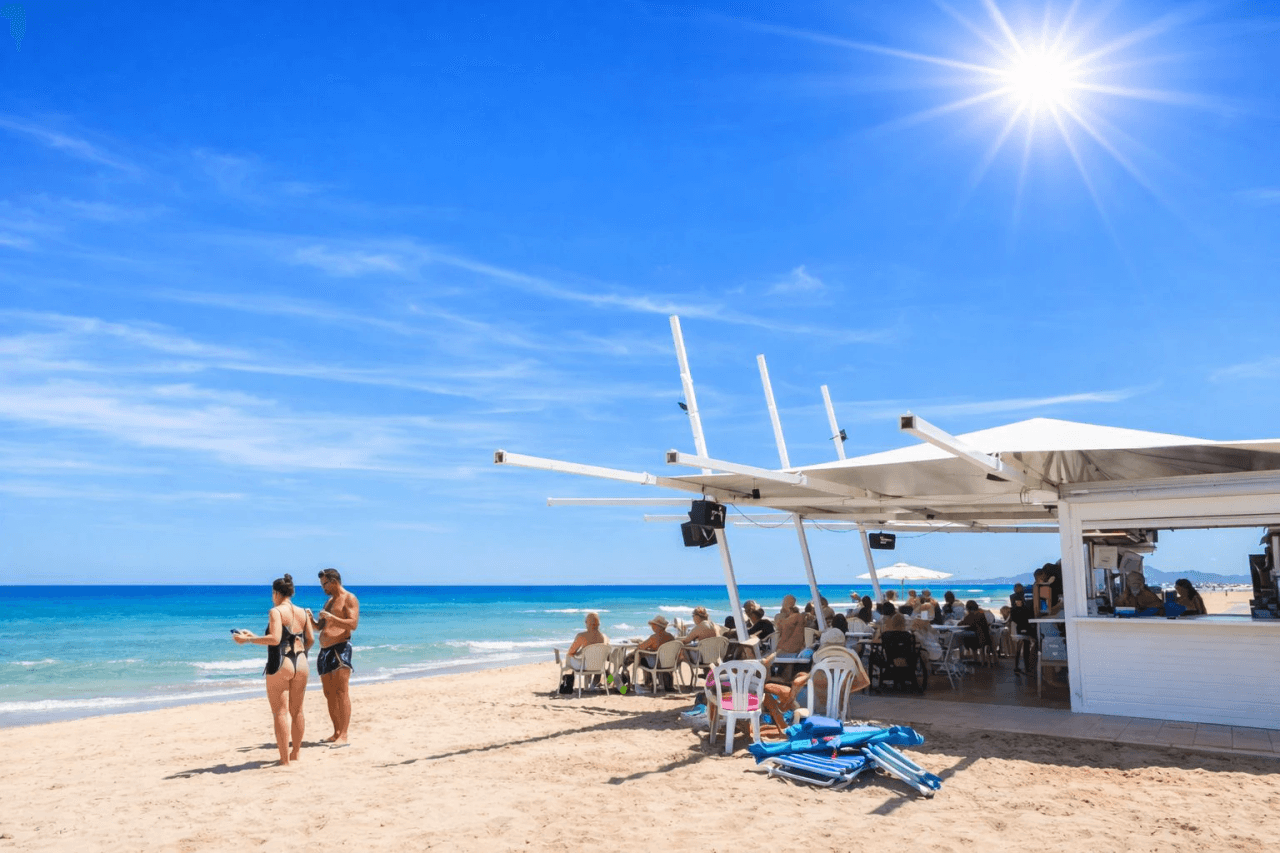 Strandnahe Wohnung mit zwei Sonnenterrassen und Garage in Oliva Playa
